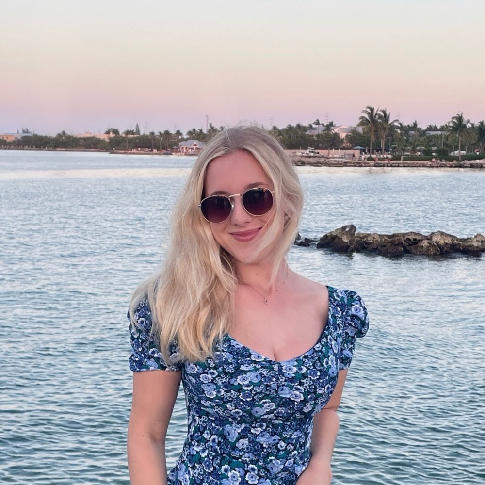 Meet your Posher, Julia